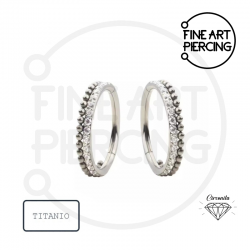 Aro clicker de titanio con circonitas y bolitas, ideal para hélix, conch y lóbulo