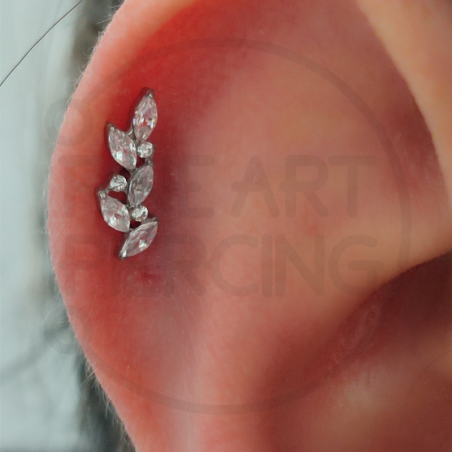 Top de Titanio Push Pin con Circonita Marquesa para Piercing Conch