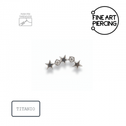 Piercing de titanio con diseño de estrellas y circonitas para el helix