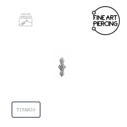 Piercing push pin de titanio Catherine con un trío de circonitas verticales.