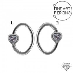 Aro clicker ovalado con circonita en forma de corazón